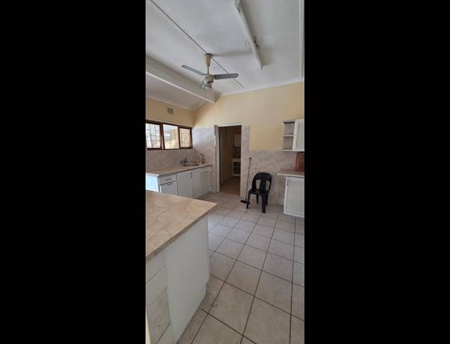 3 BEDROOM HOUSE TO LET IN MEER EN SEE